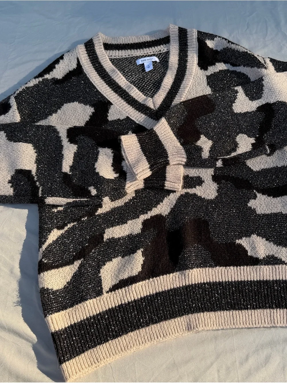 Nine West Black & Cream V-Neck Sweater - Abstract Knit